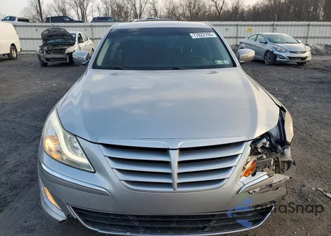 2013 Hyundai Genesis 3.8L z USA, uszkodzony, nr VIN KMHGC4DD4DU219452